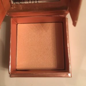 Benefit Makeup - Benefit Dandelion Twinkle mini Benefit Makeup - Benefit Dandelion Twinkle mini